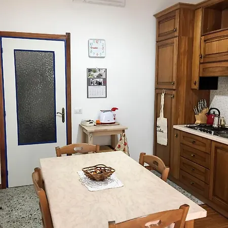 Pagu Pagu De Paradisu - A Little Bit Of Paradise *